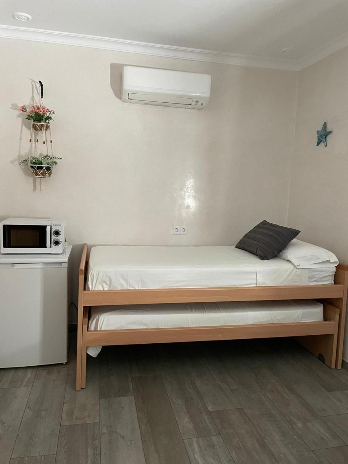 Hostal La Tarayuela Барбате Екстер'єр фото